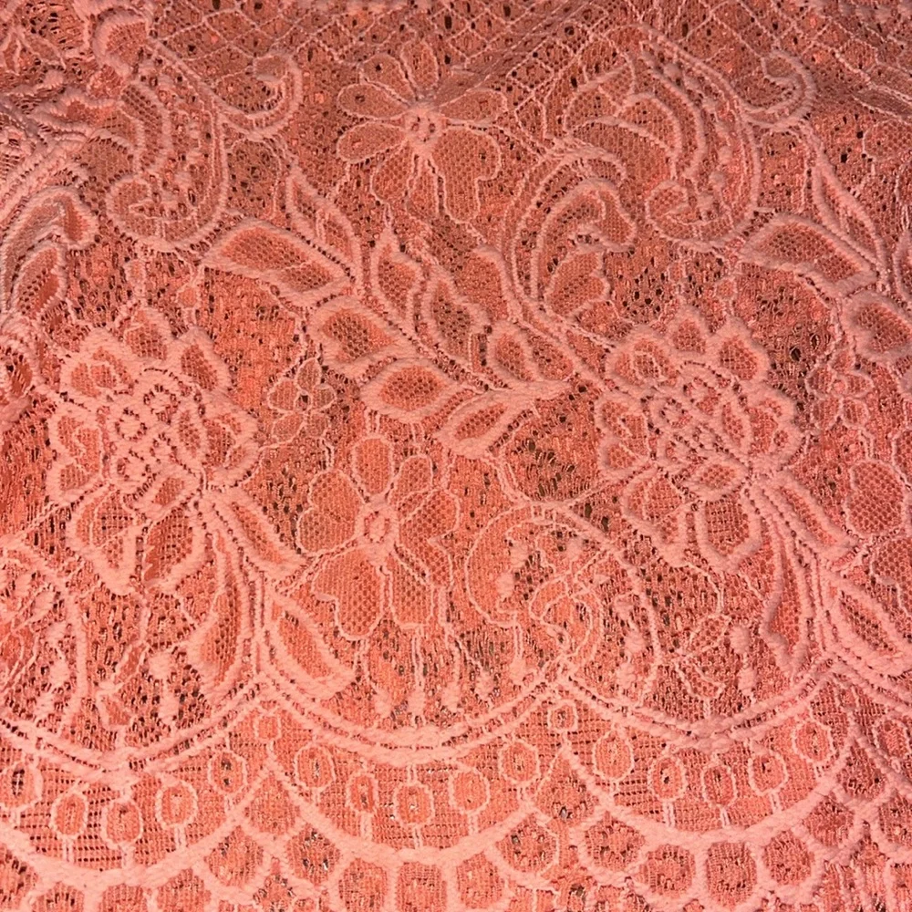 Lace top - Picture 2 of 3